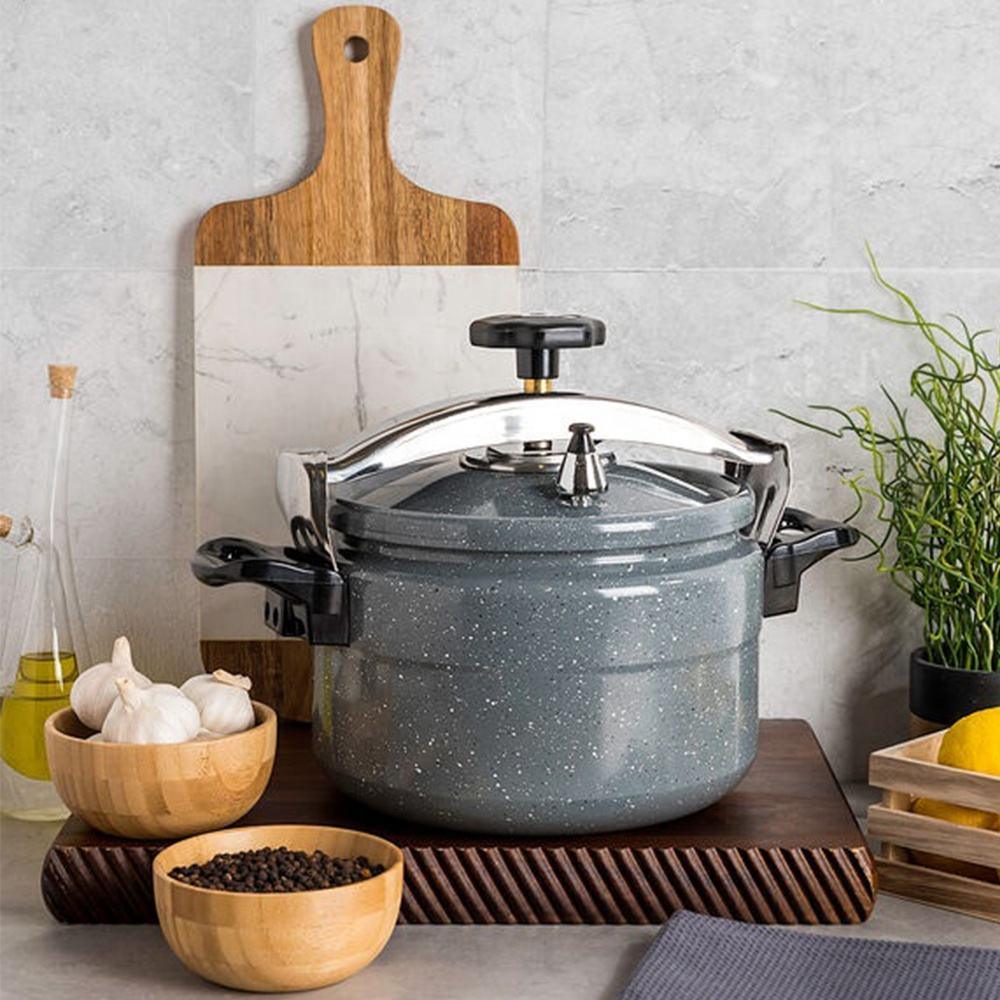 Cocotte en Aluminium de 4 Litres : Cuisson Rapide et Efficace pour des Plats Savoureux