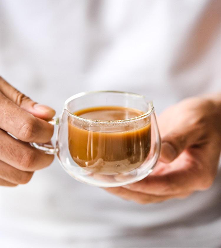 Café Élégant : Tasse  à Double Paroi, un Plaisir de Café Durable et Chic