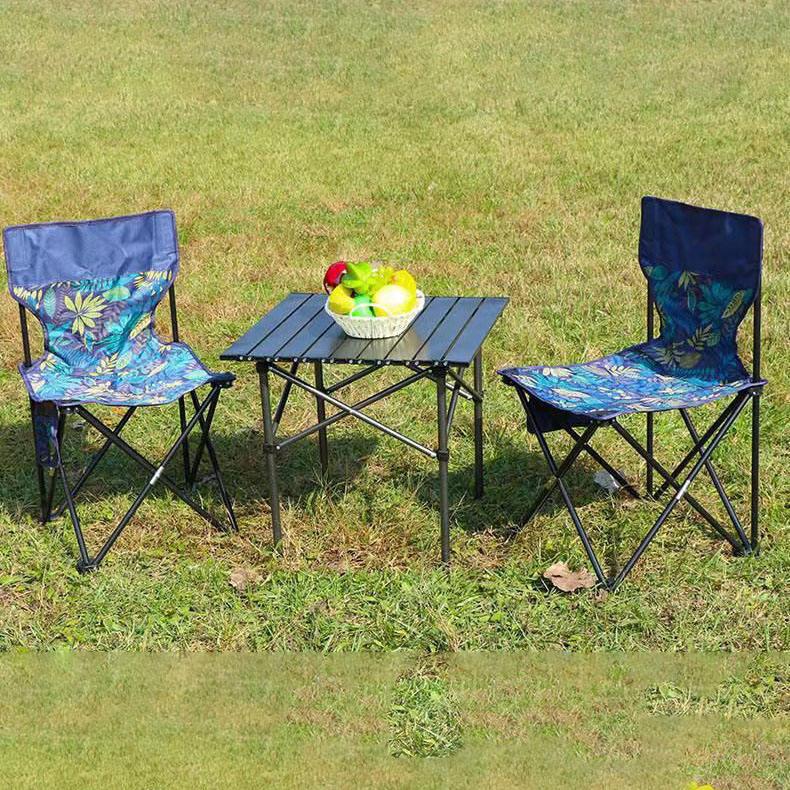 Petite Table d'Extérieur : Pratique et Élégante pour Vos Moments en Plein Air