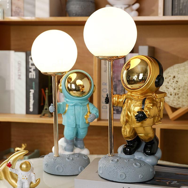 Lampe  Astronaute en Résine : Éclairage Créatif et Inspirant pour Chambre d'Enfant