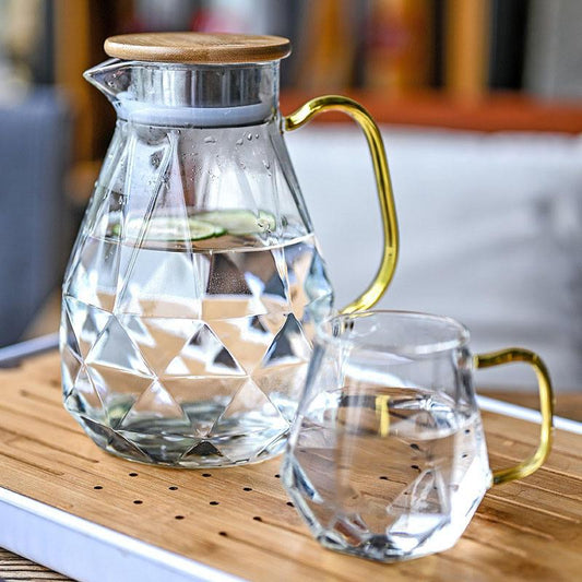 Ensemble Pichet en Verre Borosilicaté avec 4 Tasses Assorties : Élégance, Durabilité et Polyvalence Réunies