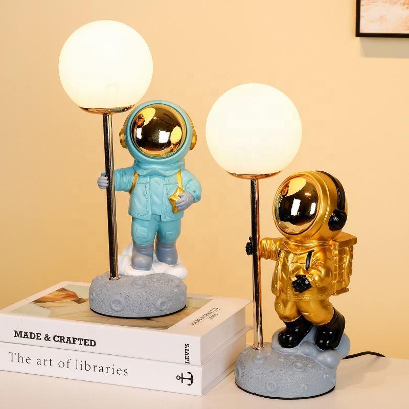 Lampe  Astronaute en Résine : Éclairage Créatif et Inspirant pour Chambre d'Enfant